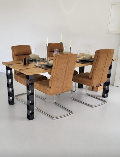 Esszimmertisch-Massivholz-Eiche-Tischgestell-Würfel